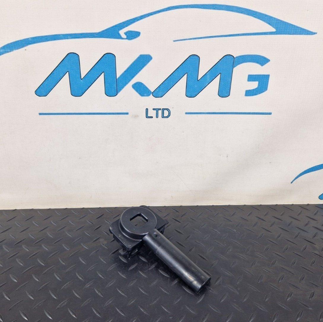12-18 AUDI A6 C7 GENUINE OEM COOLANT REGULATOR SUPPORT 4G0805201
