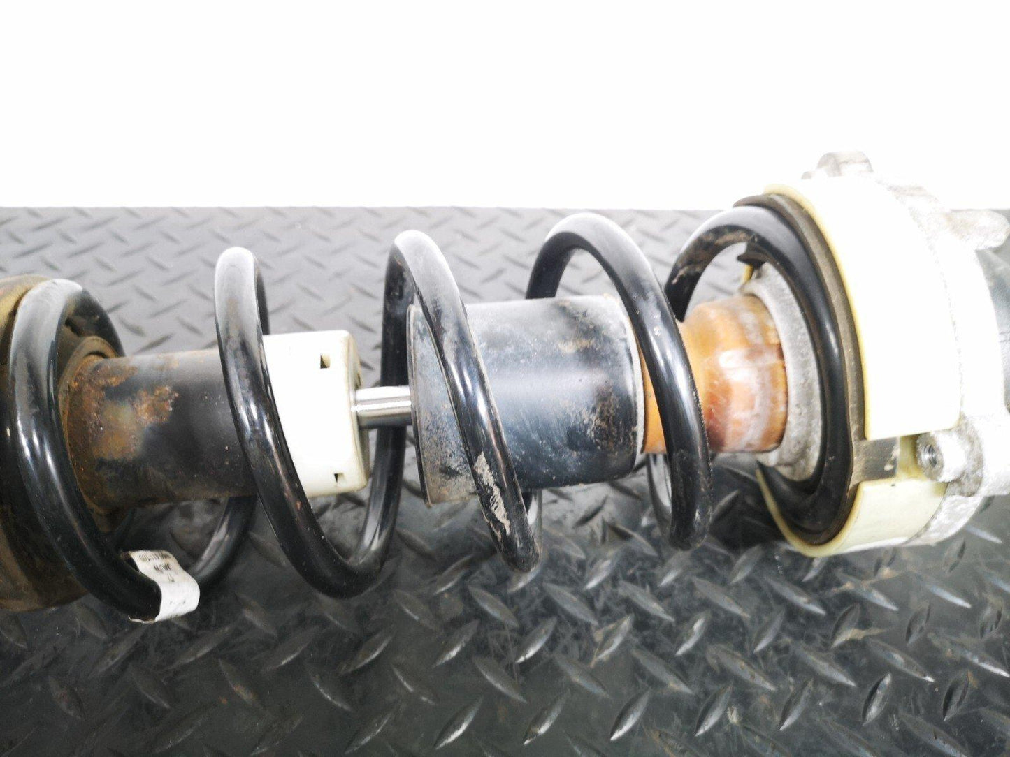 16-19 AUDI A4 B9 GENUINE FRONT LEFT N/S SHOCK ABSORBER 8W0413031T 8W0031T