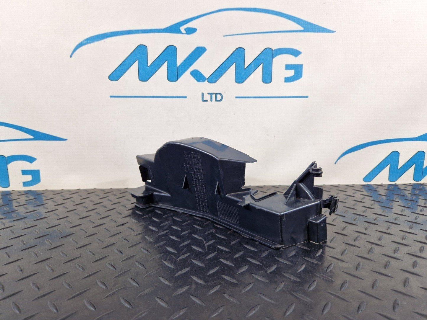 14-20 MERCEDES BENZ GLA 200 X156 OEM FRONT RIGHT AIR FLOW SERRATION A1568880800