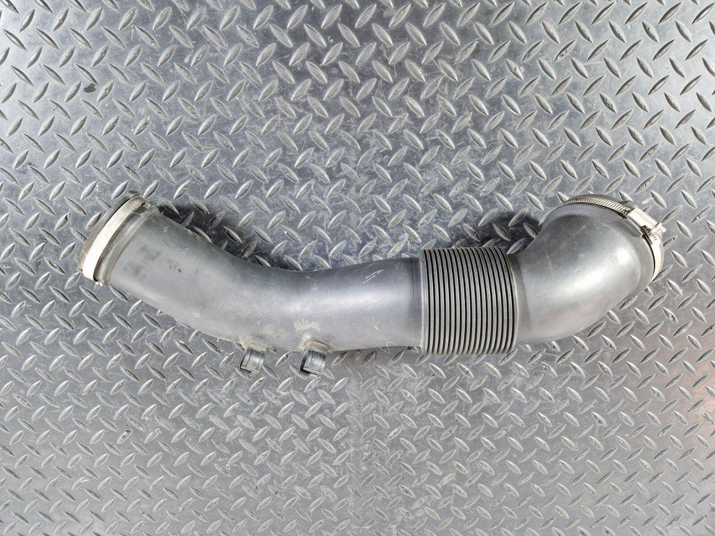 10-17 AUDI A8 4H AIR INTAKE PIPE TUBE HOSE DUCT 4H0129616G