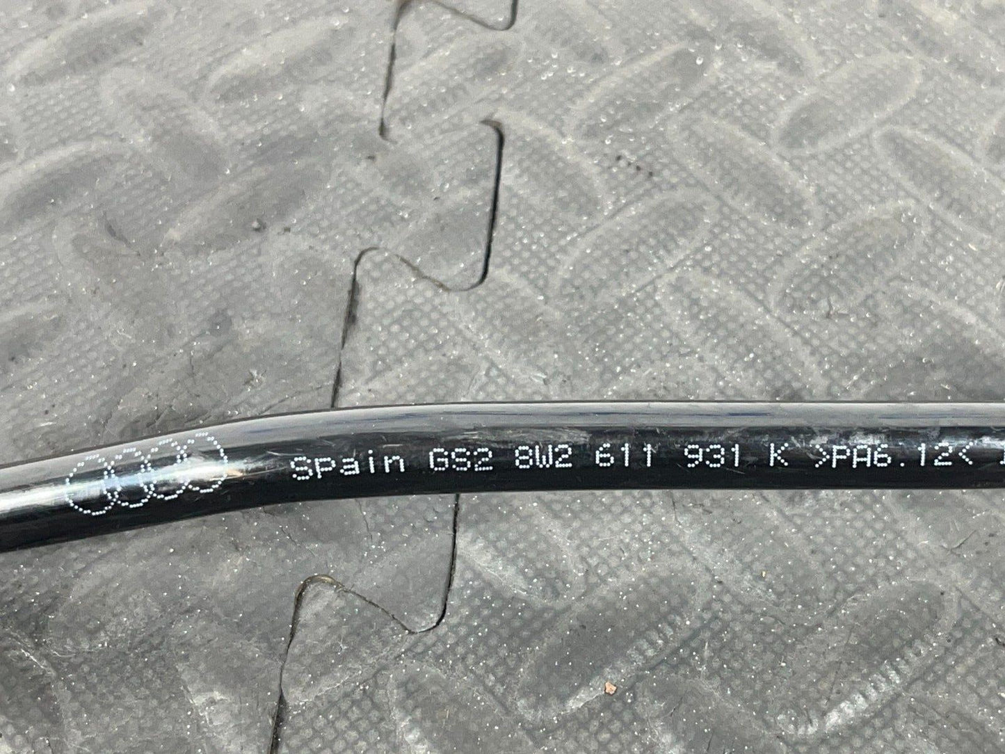 16-19 AUDI A4 B9 AVANT GENUINE VACUUM PIPE HOSE 8W2611931