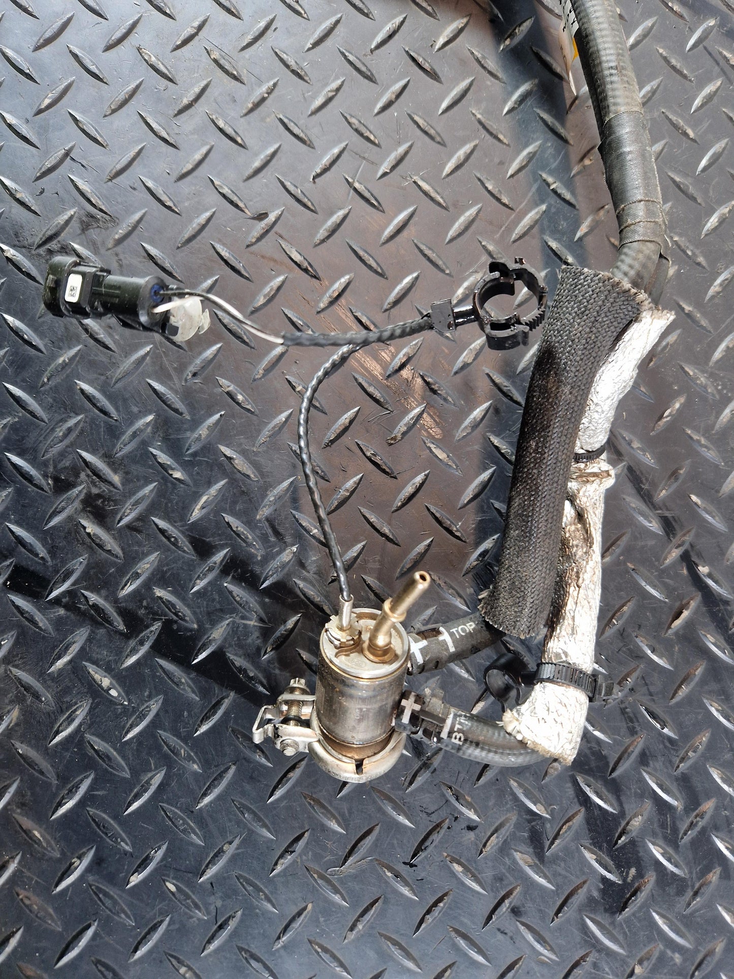 19-ON RANGE ROVER EVOQUE L551 ADBLUE ADDITIVE INJECTOR & HOSE M8D28C508AD