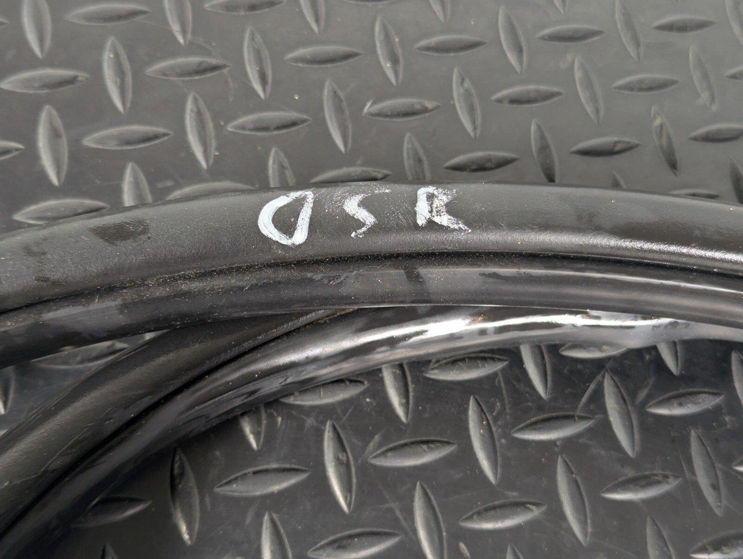 14-21 BMW 2 SERIES 218d GRAN TOURER F46 REAR DOOR RUBBER SEAL FITS LEFT & RIGHT