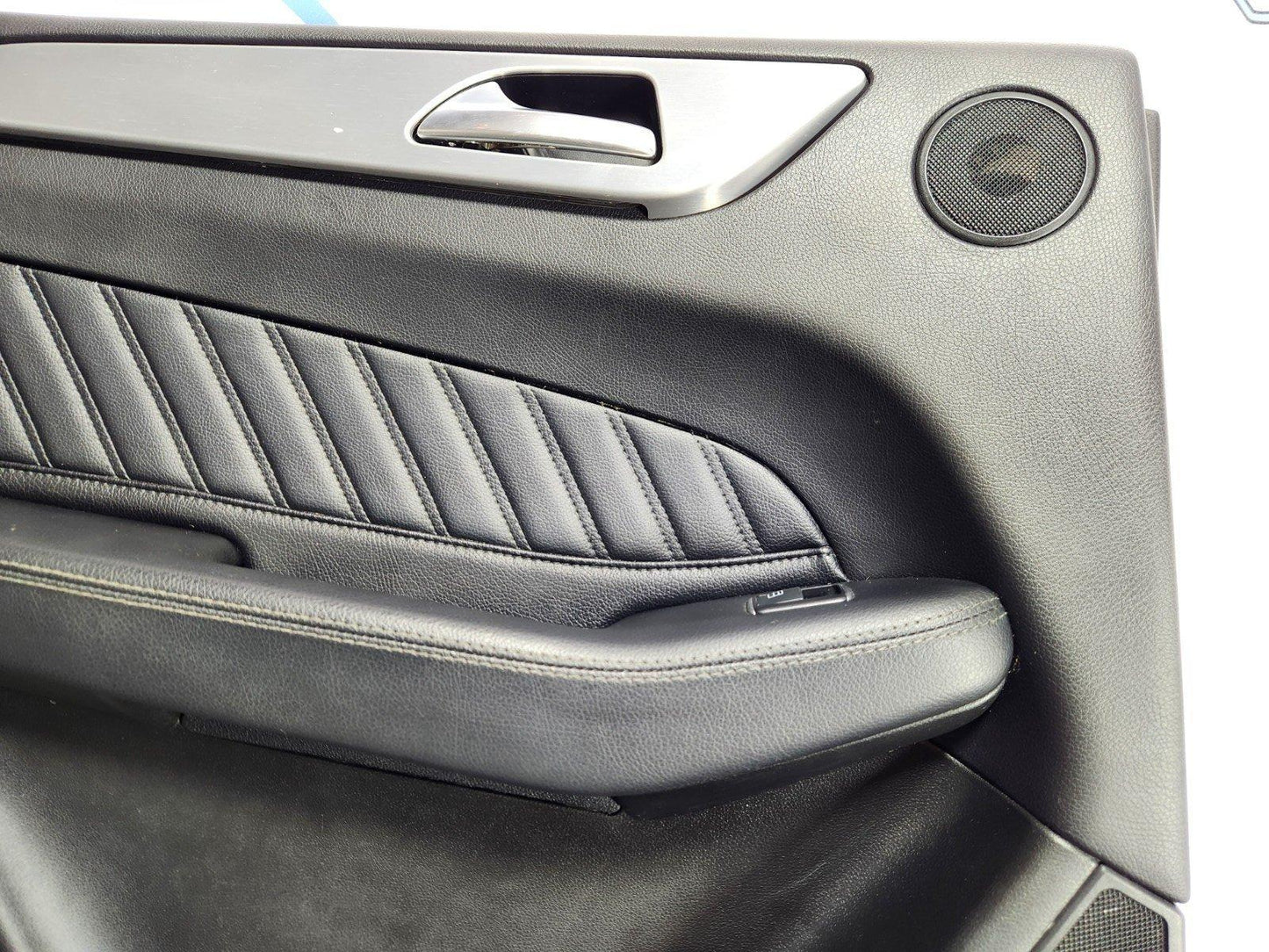 11-19 MERCEDES BENZ ML W166 REAR LEFT N/S/R BLACK LEATHER DOOR CARD PANEL