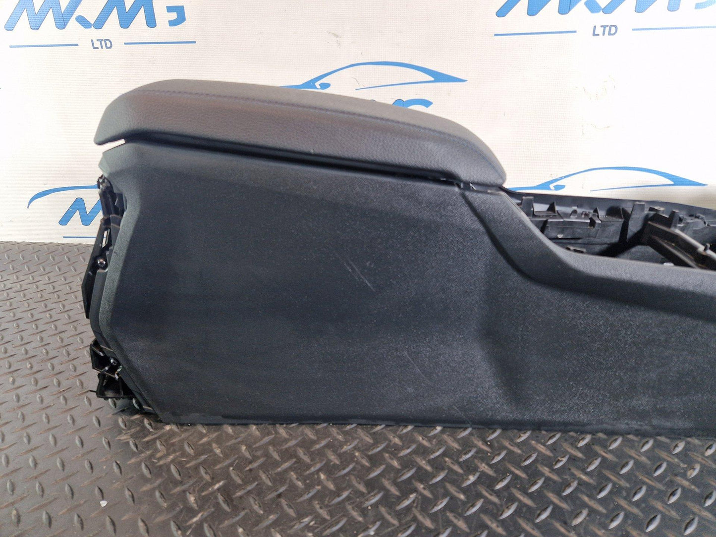 BMW 118i F40 Center Console Assembly & Armrest