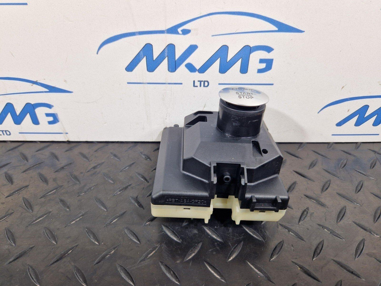 14-21 MERCEDES-BENZ C250D W205 OEM IGNITION SYSTEM START STOP SWITCH A2229003409