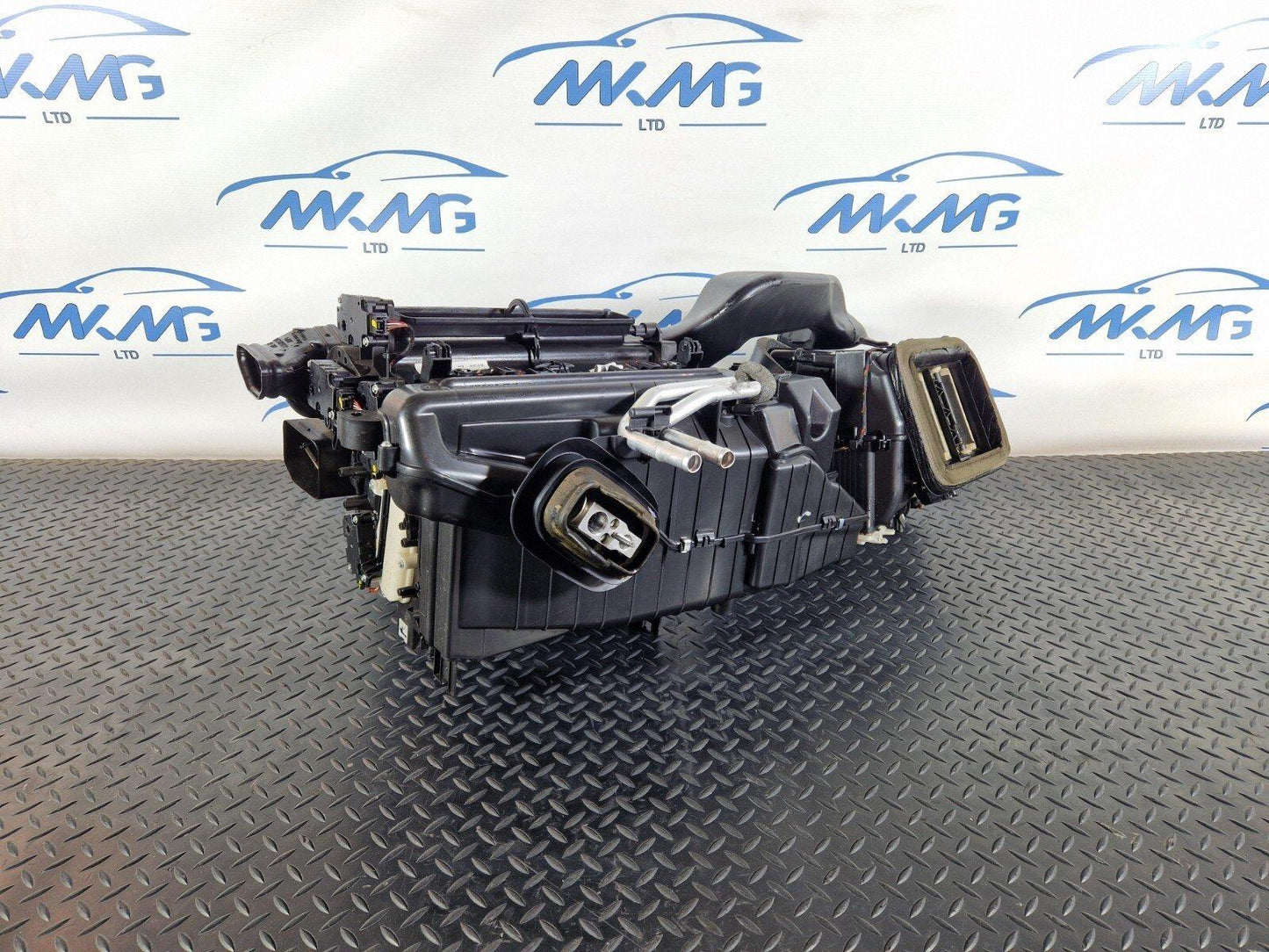 16-19 AUDI A4 AVANT B9 S-LINE GENUINE HEATER MATRIX COMPLETE BOX 8W2816005L