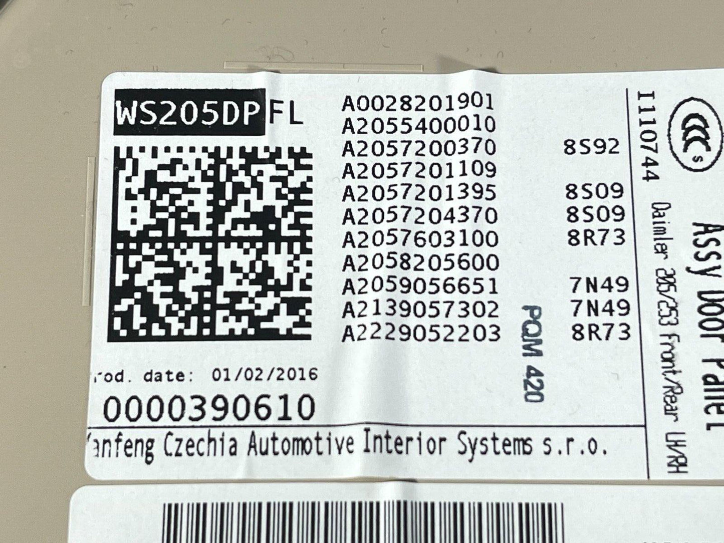 14-21 MERCEDES BENZ C350E W205 GENUINE FRONT PASSENGER SIDE DOOR PANEL