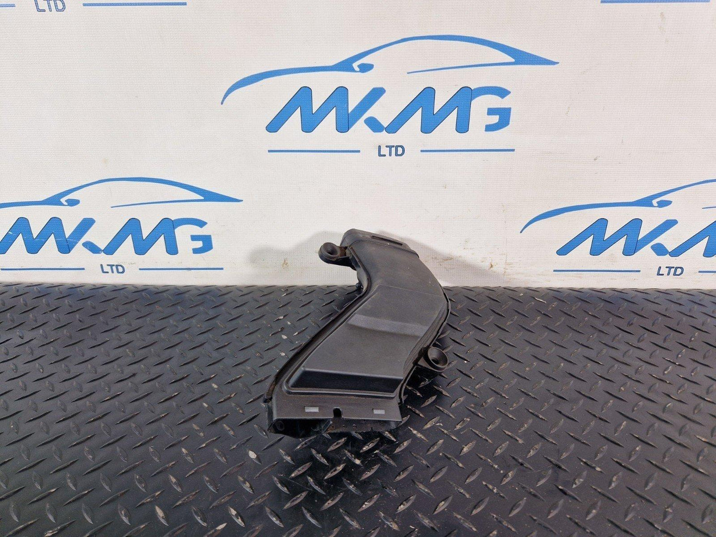 16-19 MERCEDES BENZ GLE W166 FRONT AIR DUCT FOAM RIGHT A2760902637