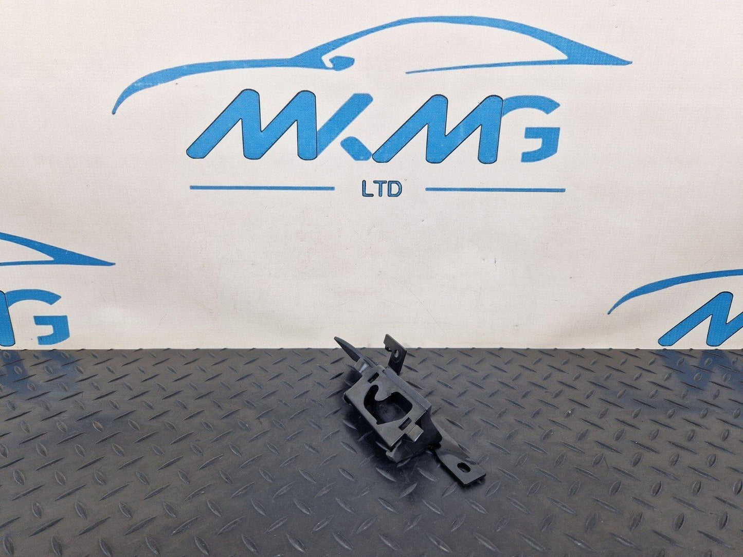 14-21 MERCEDES C220d W205 OEM BOOT TRUNK LEFT N/S LUGGAGE NET HOLDER A2058605300
