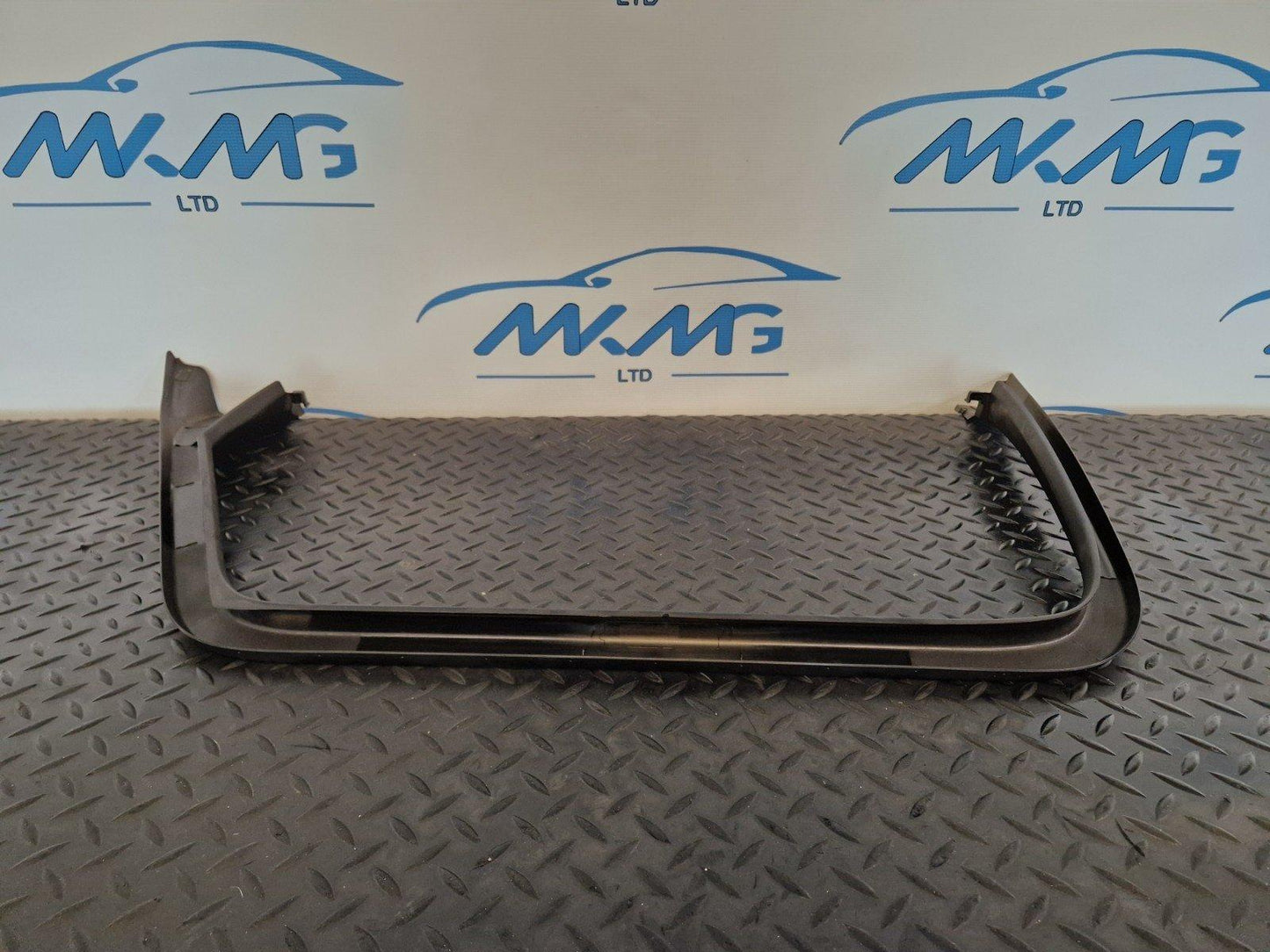 16-19 AUDI A4 B9 SPORT REAR LEFT NSR DOOR WINDOW FRAME TRIM 8W9867671