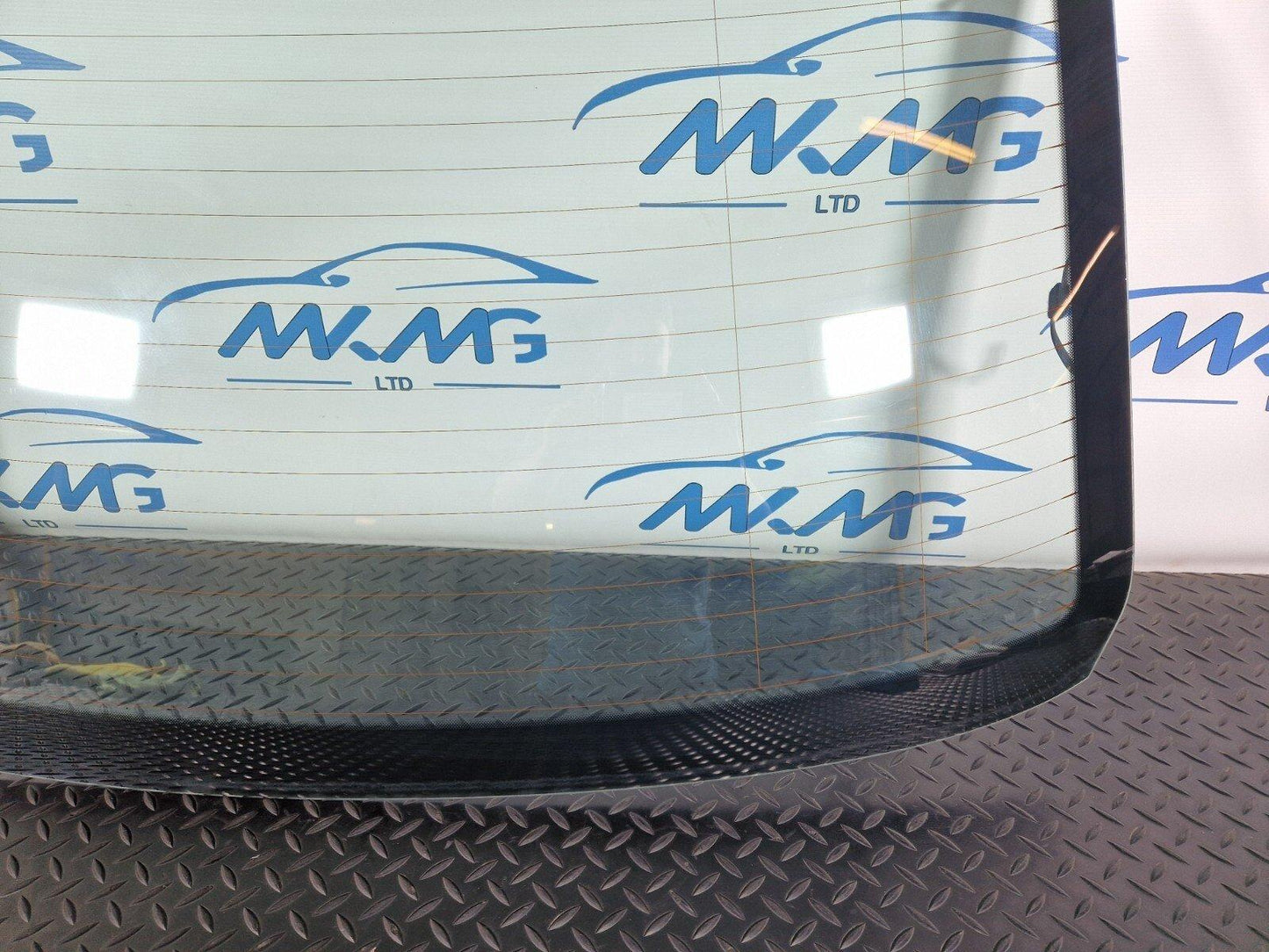 16-19 AUDI A4 B9 REAR WINDSHIELD WINDSCREEN WINDOW GLASS 8W5845501