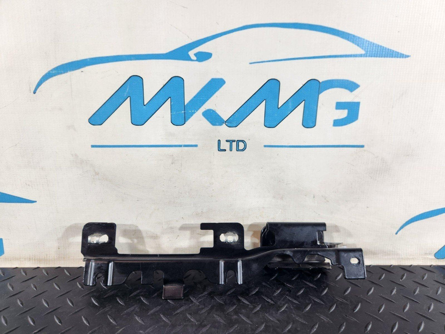 16-22 MERCEDES BENZ X253 GENUINE REAR ROOF HANDLE BRACKET HOLDER A2538150631