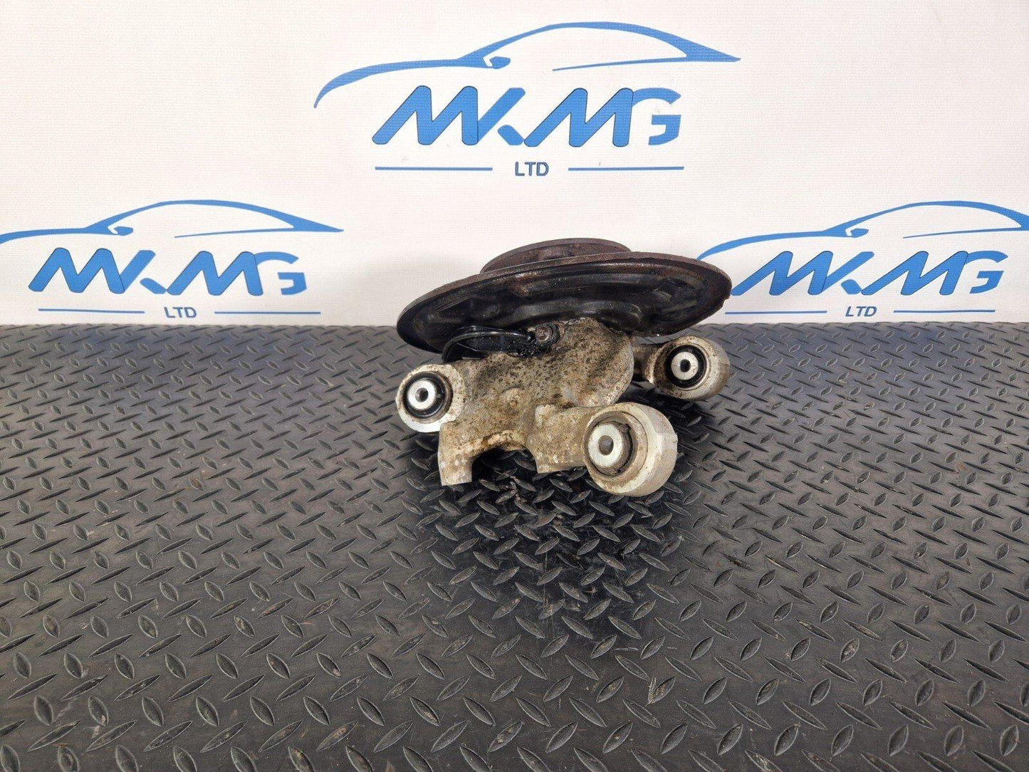 14-20 MERCEDES BENZ GLA X156 GENUINE OEM REAR LEFT N/S WHEEL HUB A2460306