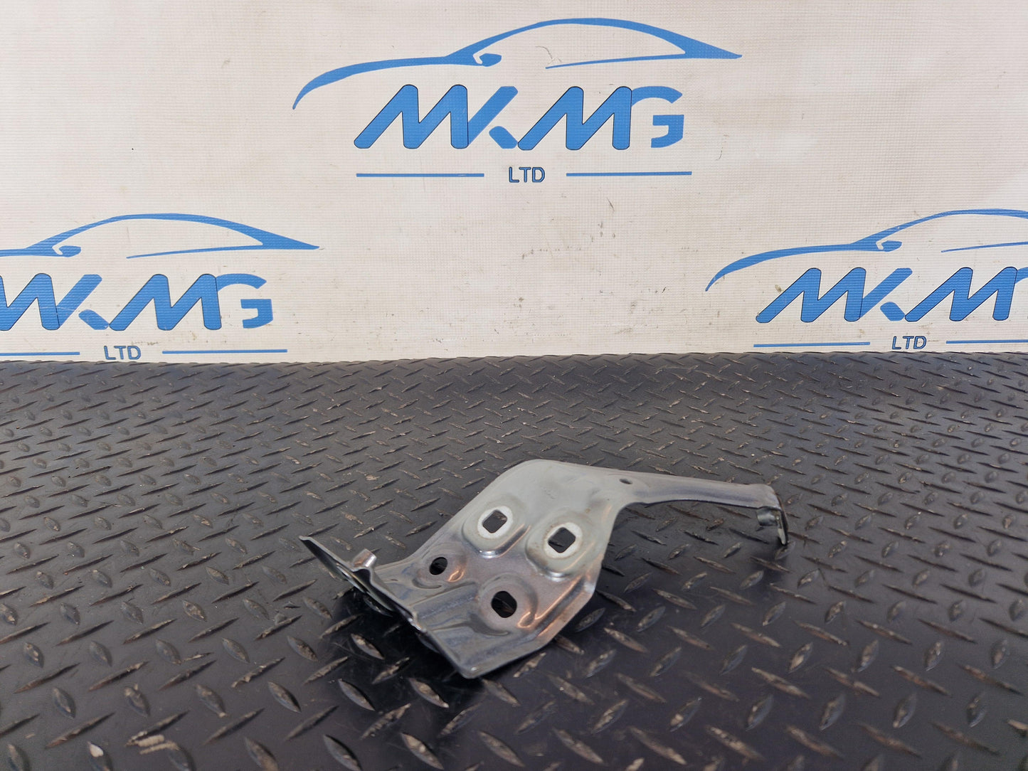 2019 - Mercedes-Benz B200d B-Class W247 Front Right Fender Bracket A2478810400
