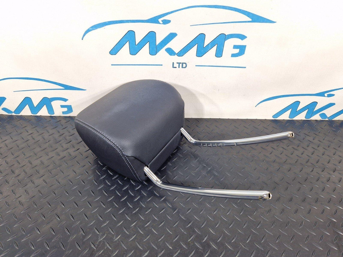 14-20 MERCEDES BENZ GLA200 X156 GENUINE FRONT SEAT HEADREST FITS LEFT & RIGHT