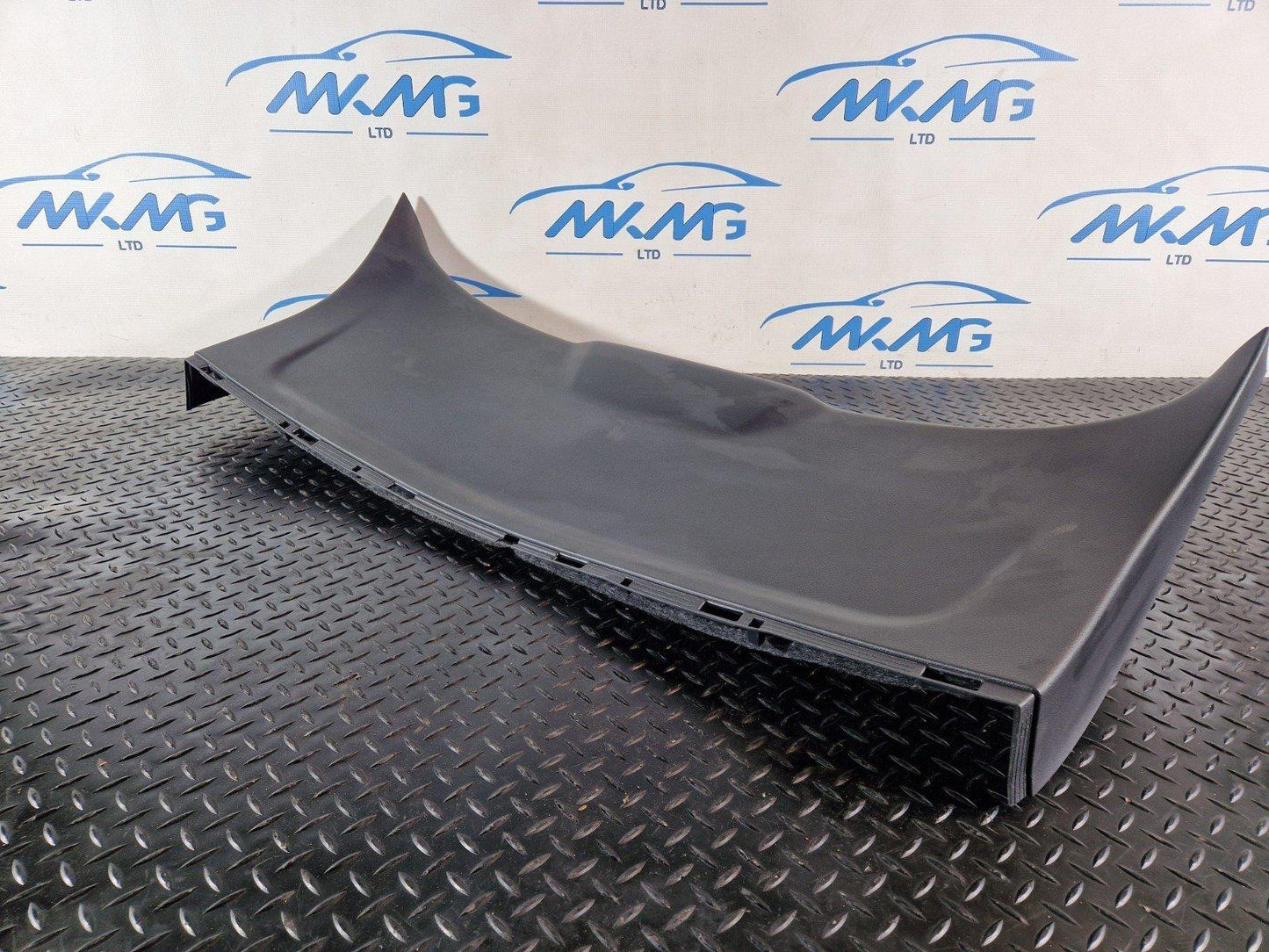 19-ON MERCEDES BENZ B CLASS W247 GENUITAILGATE BOOT PANEL COVER TRIM A2477402300