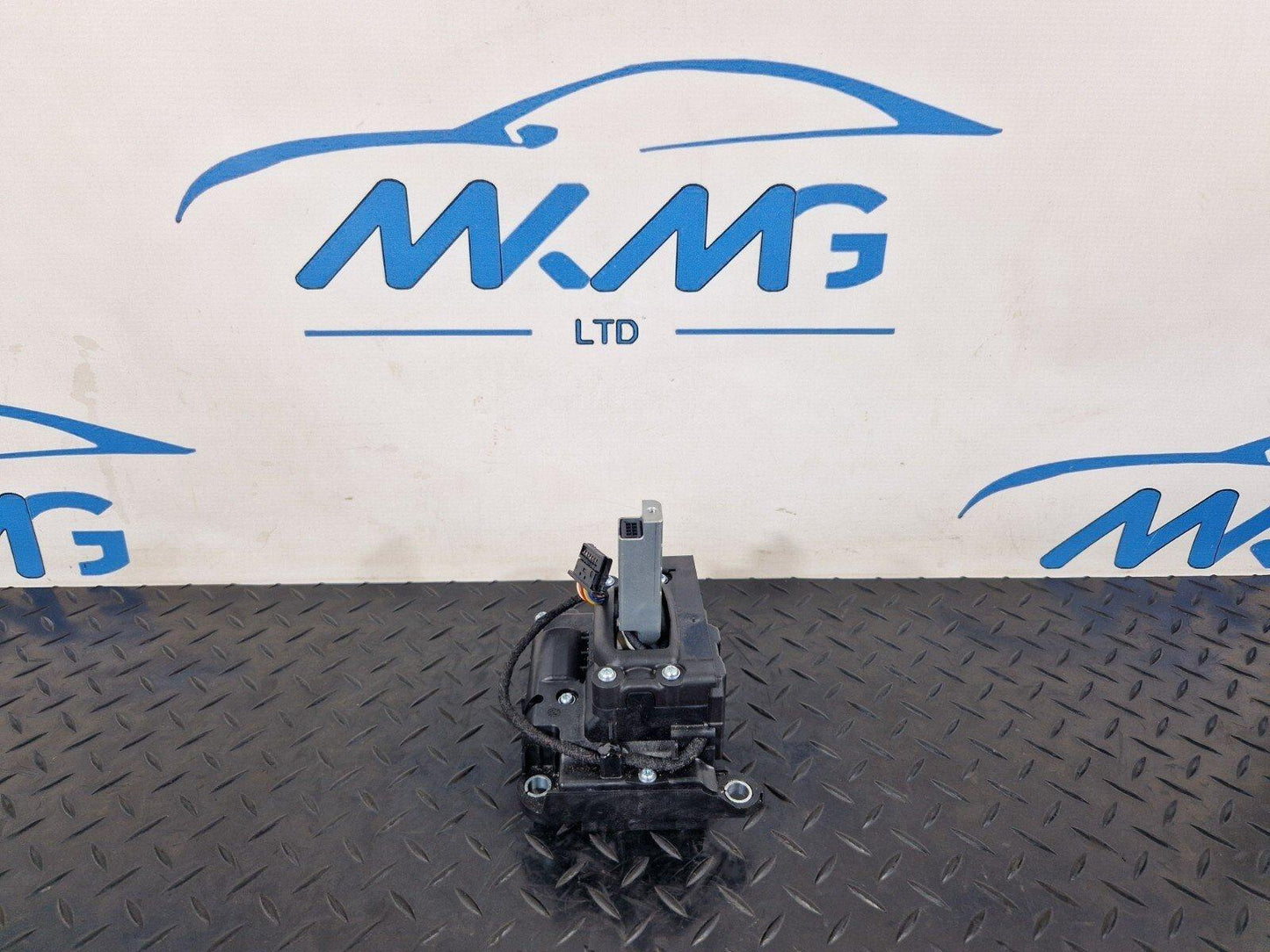16-19 AUDI A4 B9 GENUINE GEAR SHIFT MECHANISM 8W2713041E