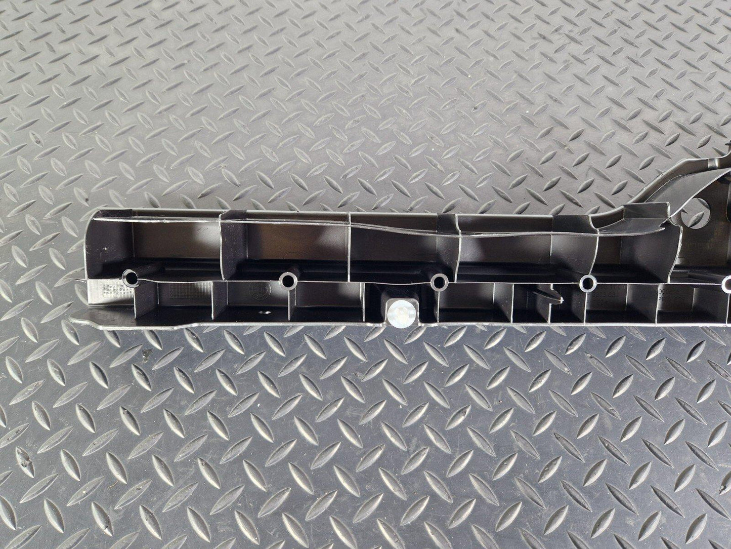 14-19 MERCEDES BENZ GLA X156 OEM LEFT QUATER PANEL TRIM BRACKET A1568901100
