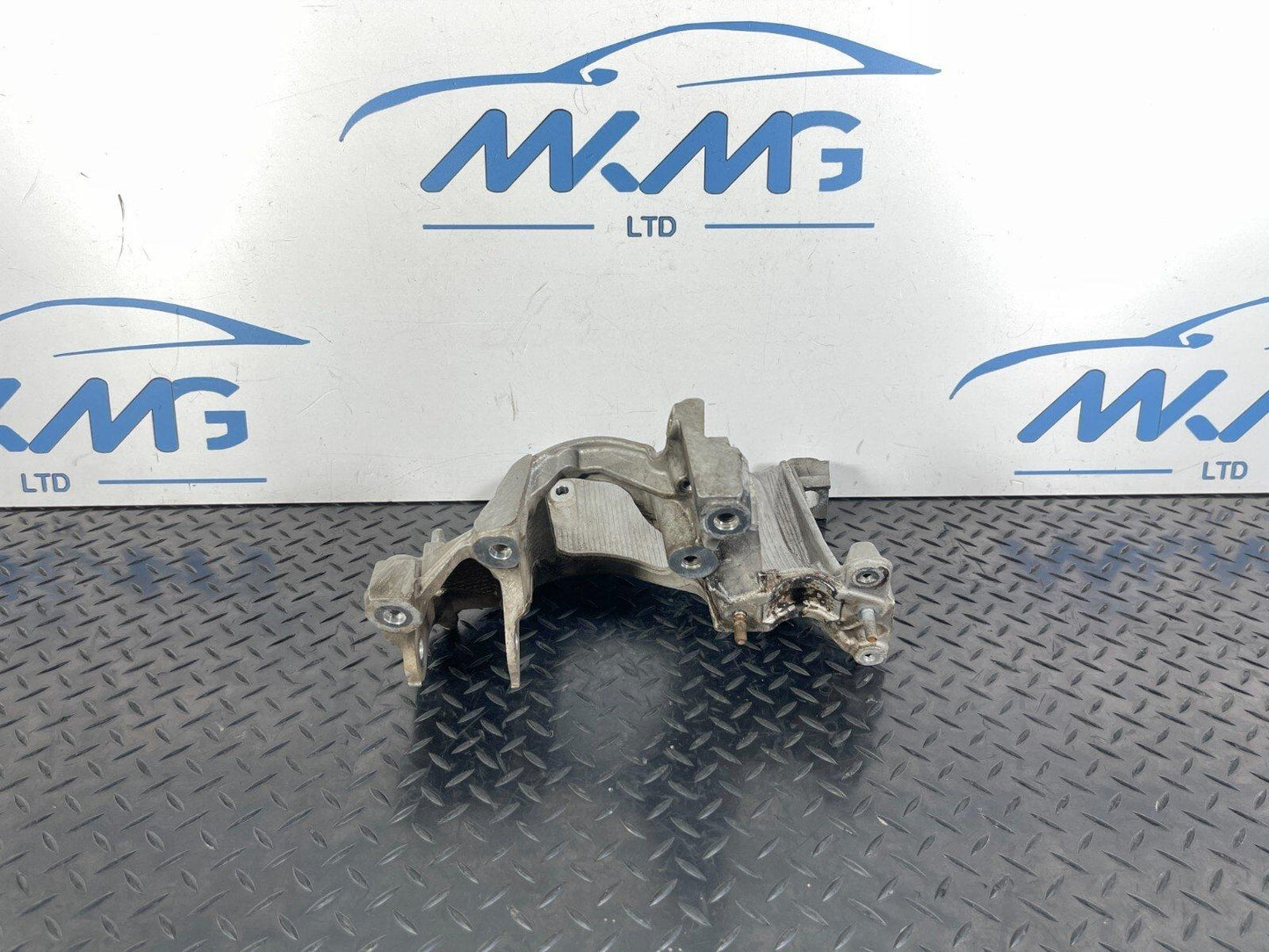 16-23 AUDI A5 F5 SPORTBACK LEFT SIDE ENGINE MOUNT BRACKET 8W0399295E