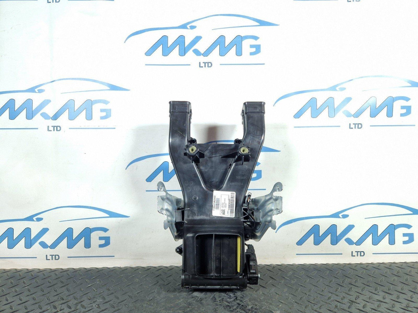 16-19 MERCEDES BENZ GLE W166 CENTER CONSOLE AIR FLOW VENT DUCT TUBE A1668301600