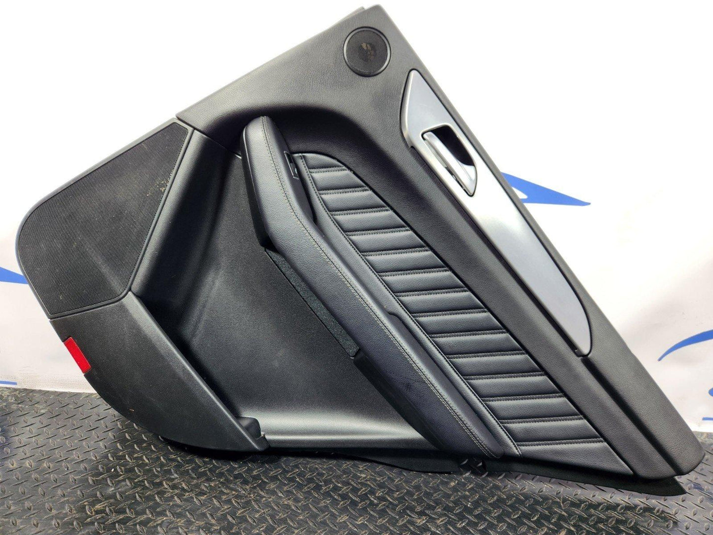 11-19 MERCEDES BENZ ML W166 GENUINE REAR RIGHT O/S/R LEATHER DOOR CARD PANEL