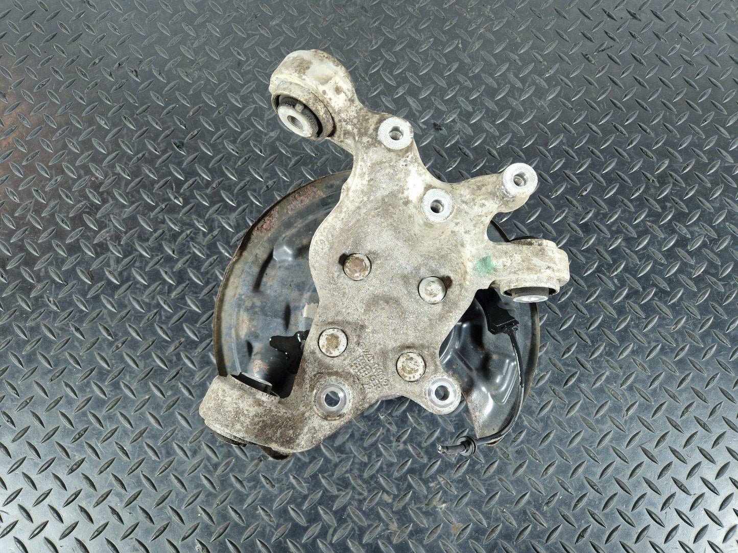14-19 MERCEDES BENZ GLA X156 OEM REAR RIGHT DRIVER SIDE WHEEL HUB 2460406