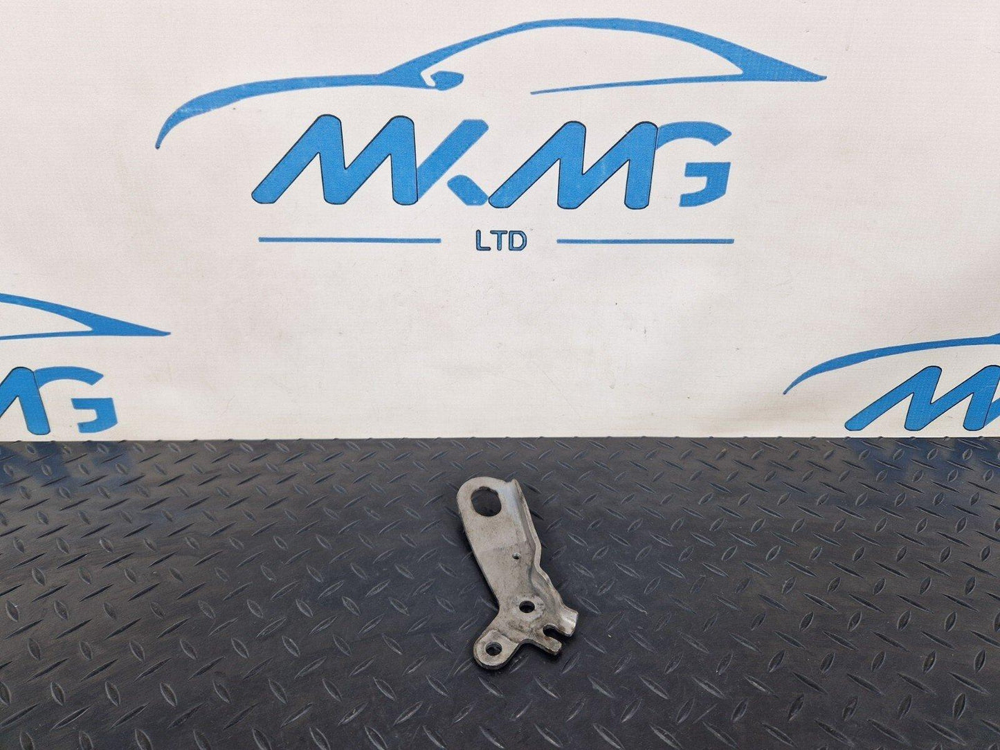 18-ON MERCEDES SPRINTER W907 W910 LEFT ENGINE MOUNT LIFT EYE A6512230741
