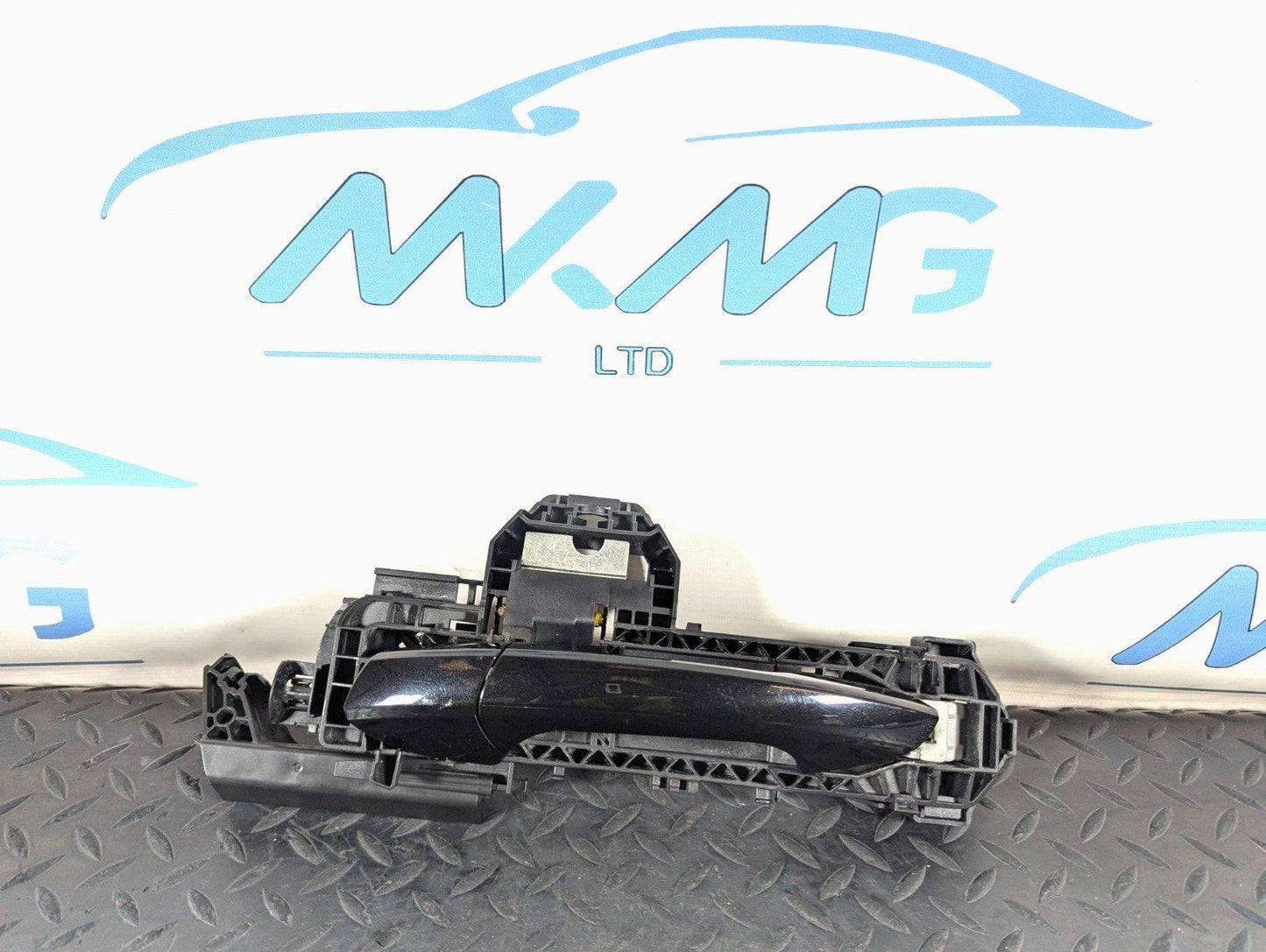 13-19 MERCEDES BENZ CLA C117 FRONT LEFT PASSENGER SIDE DOOR HANDLE A2047602134