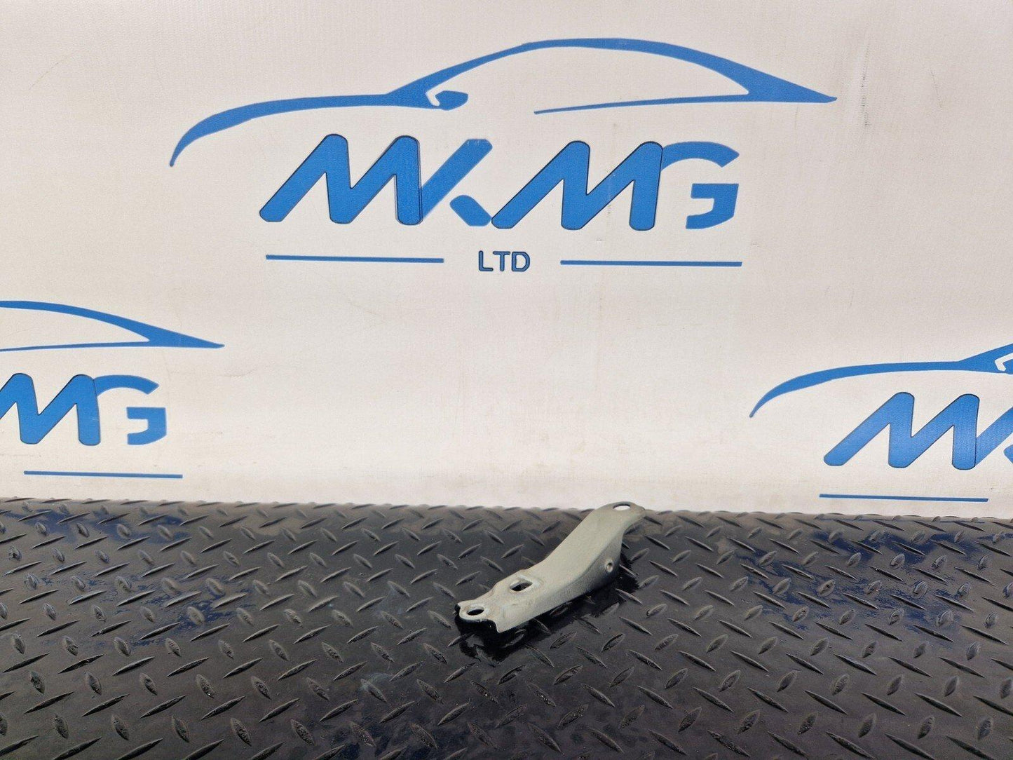 14-21 BMW 2 SERIES ACTIVE TOURER F45 PASSENGER SIDE BONNET STRUT HOLDER 7300531