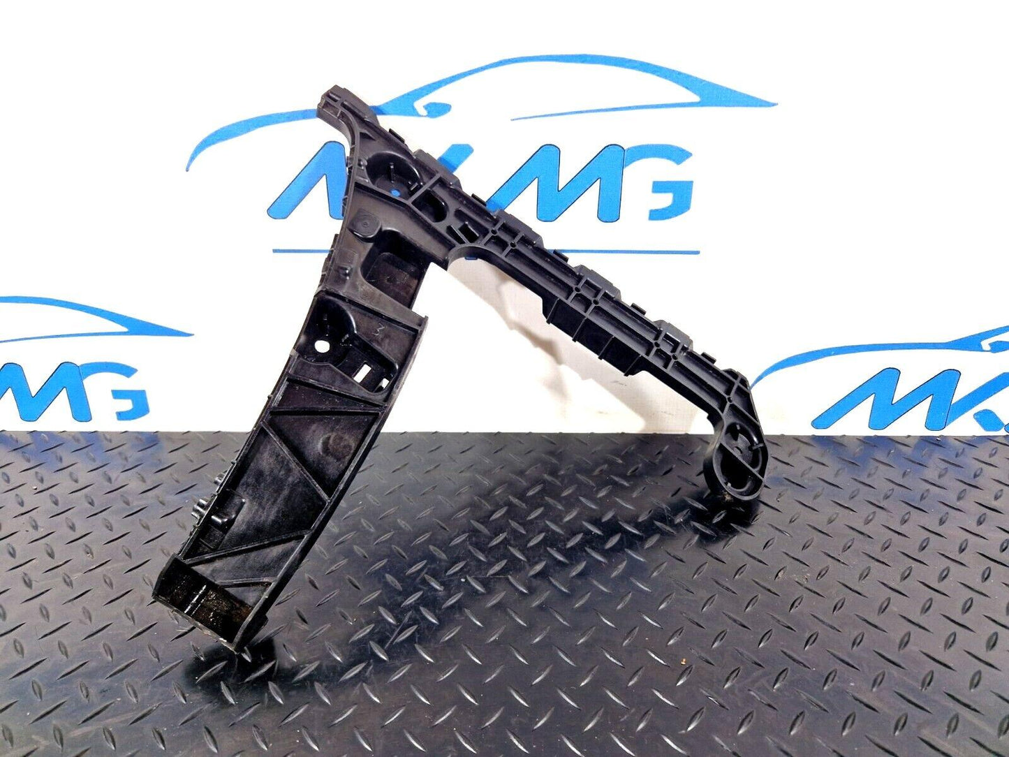 16-19 AUDI A4 B9 AVANT ULTRA SE GENUINE REAR LEFT N/S BUMPER BRACKET 8W9807453