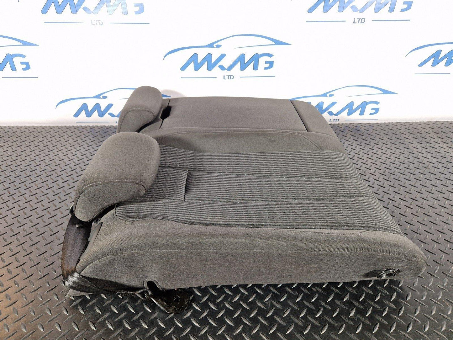 16-19 AUDI A4 B9 REAR RIGHT O/S DRIVER SIDE CLOTH SEAT BACKREST & ARMEST