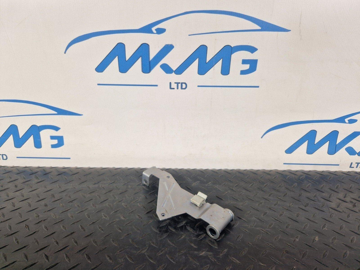 18-ON MERCEDES BENZ A CLASS W177 NOX OXYGEN SENSOR BRACKET HOLDER A6081400300