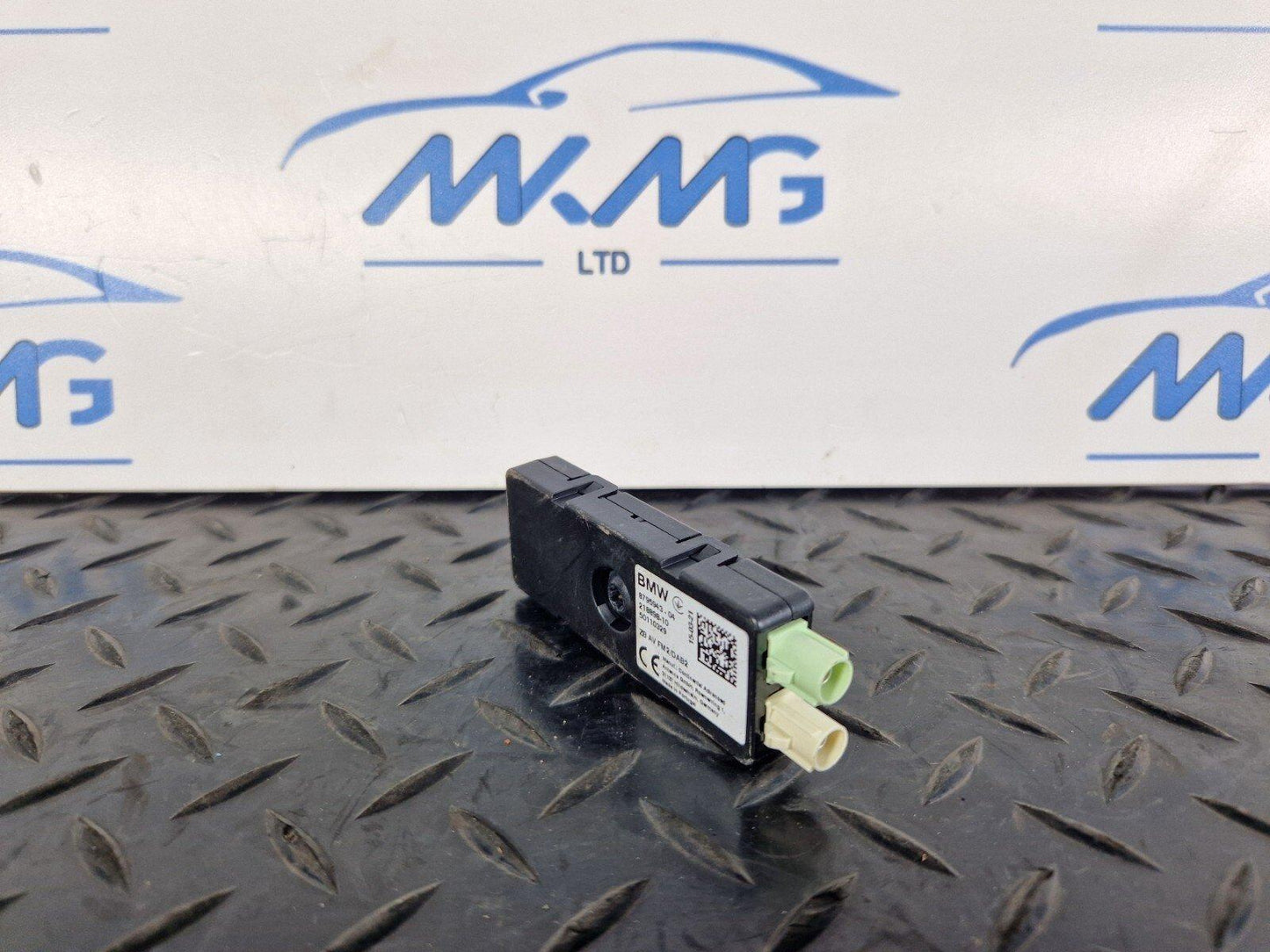 20-ON BMW 1 2 SERIES M-SPORT GENUINE F44 F40 ANTENA AMPLIFIER 8795943