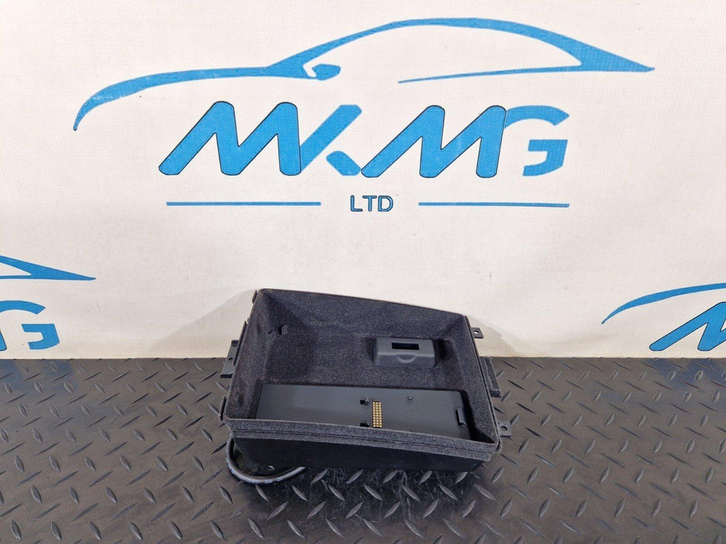 AUDI A8 4H CENTER CONSOLE ARMREST STORAGE COMPARTMENT INSERT TRAY 4H0863075M