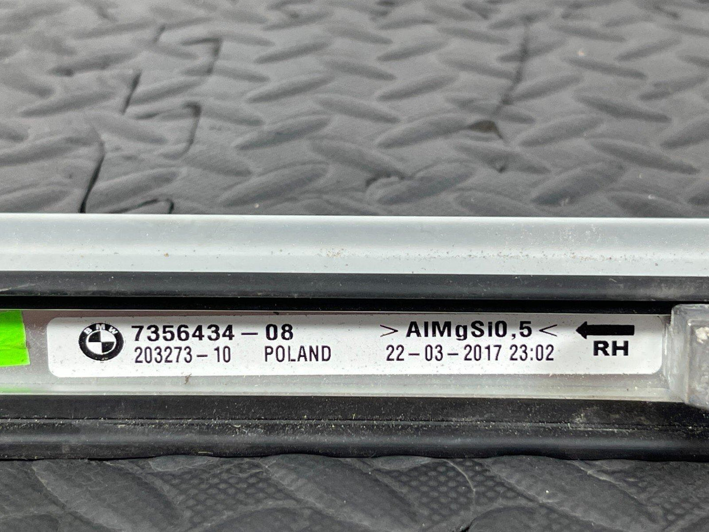 16-22 BMW X1 F48 GENUINE RIGHT DRIVER SIDE ROOF RAIL 7356434