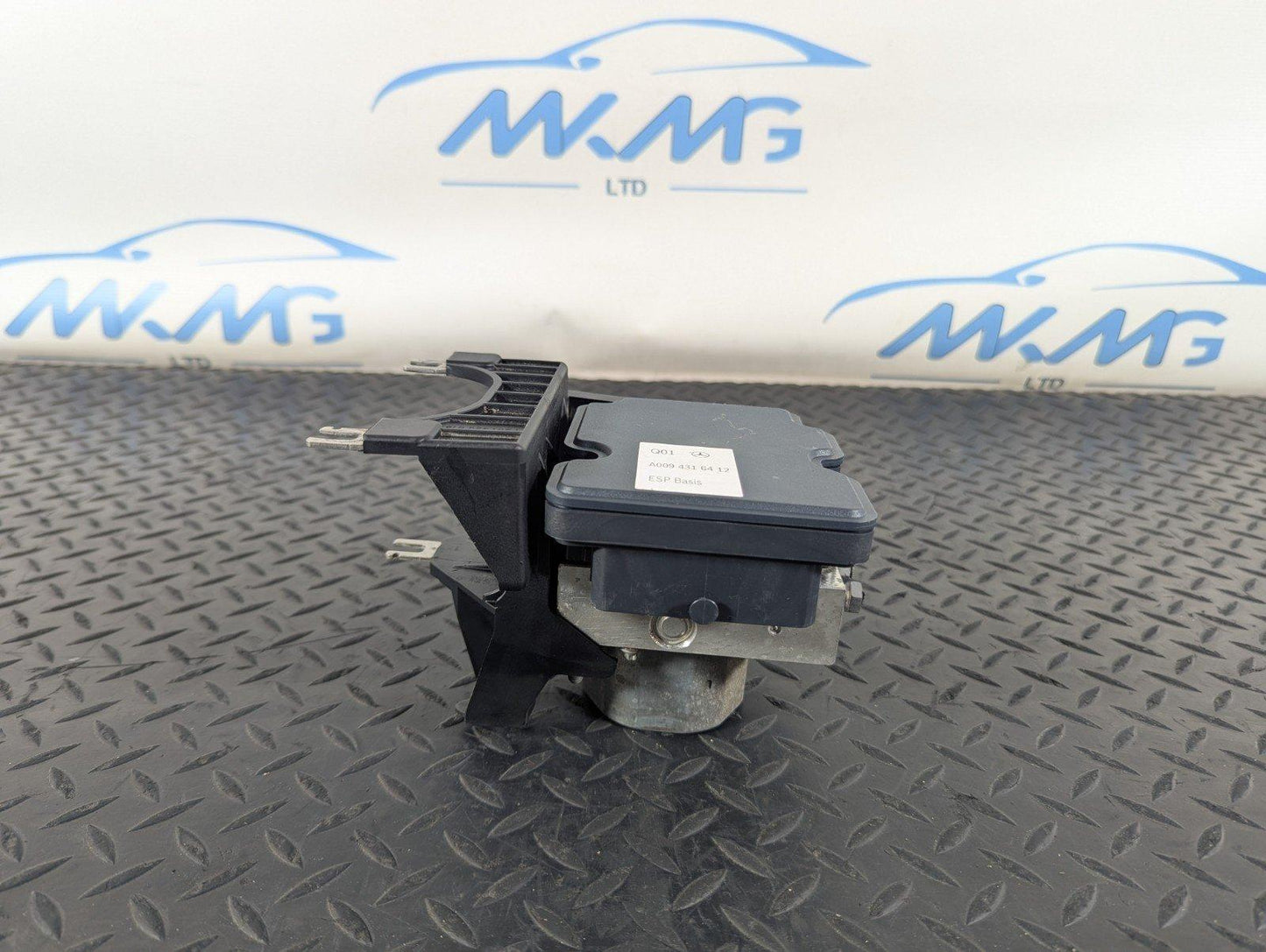 13-19 MERCEDES BENZ CLA C117 ABS PUMP CONTROL MODULE UNIT GENUINE A2464300201