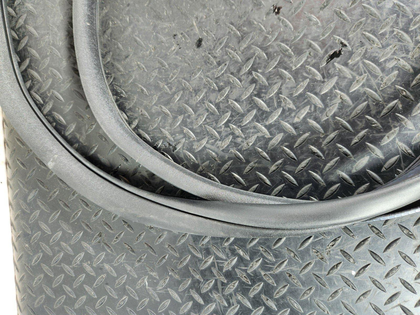 11-19 MERCEDES ML W166 OEM REAR LEFT OR RIGHT SIDE DOOR RUBBER SEAL  A1666970151