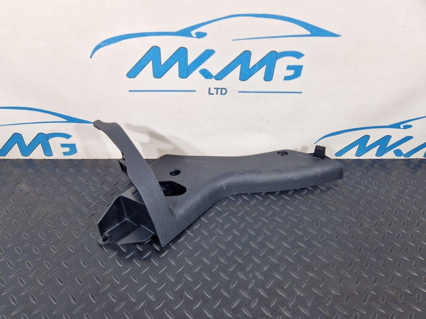 18-ON MERCEDES BENZ SPRINTER W907 W910 FRONT LEFT DOOR SILL TRIM A9106880000