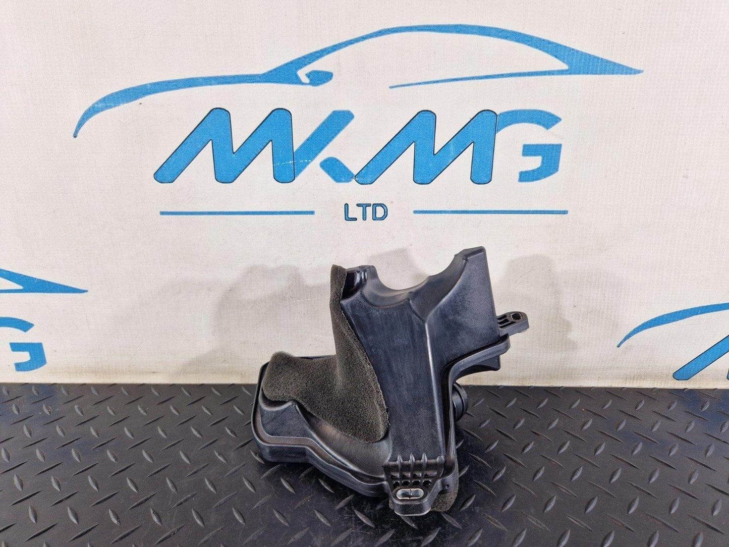 19-ON RANGE ROVER EVOQUE L551 GENUINE OIL SEPERATOR M8D2-9A764-AA