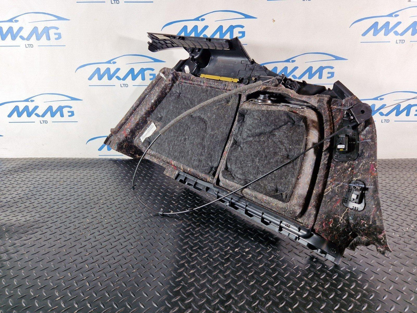 16-19 AUDI A4 B9 ESTATE GENUINE REAR LEFT N/S SIDE BOOT TRIM PANEL 8W9863879