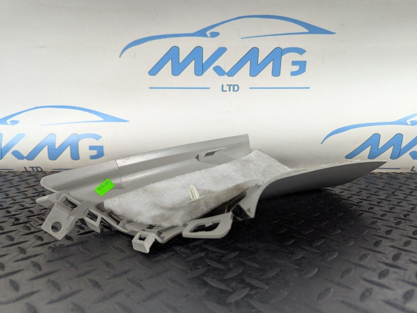 11-19 MERCEDES BENZ ML W166 GENUINE GLE CLASS RIGHT PILLAR TRIM A1666900625