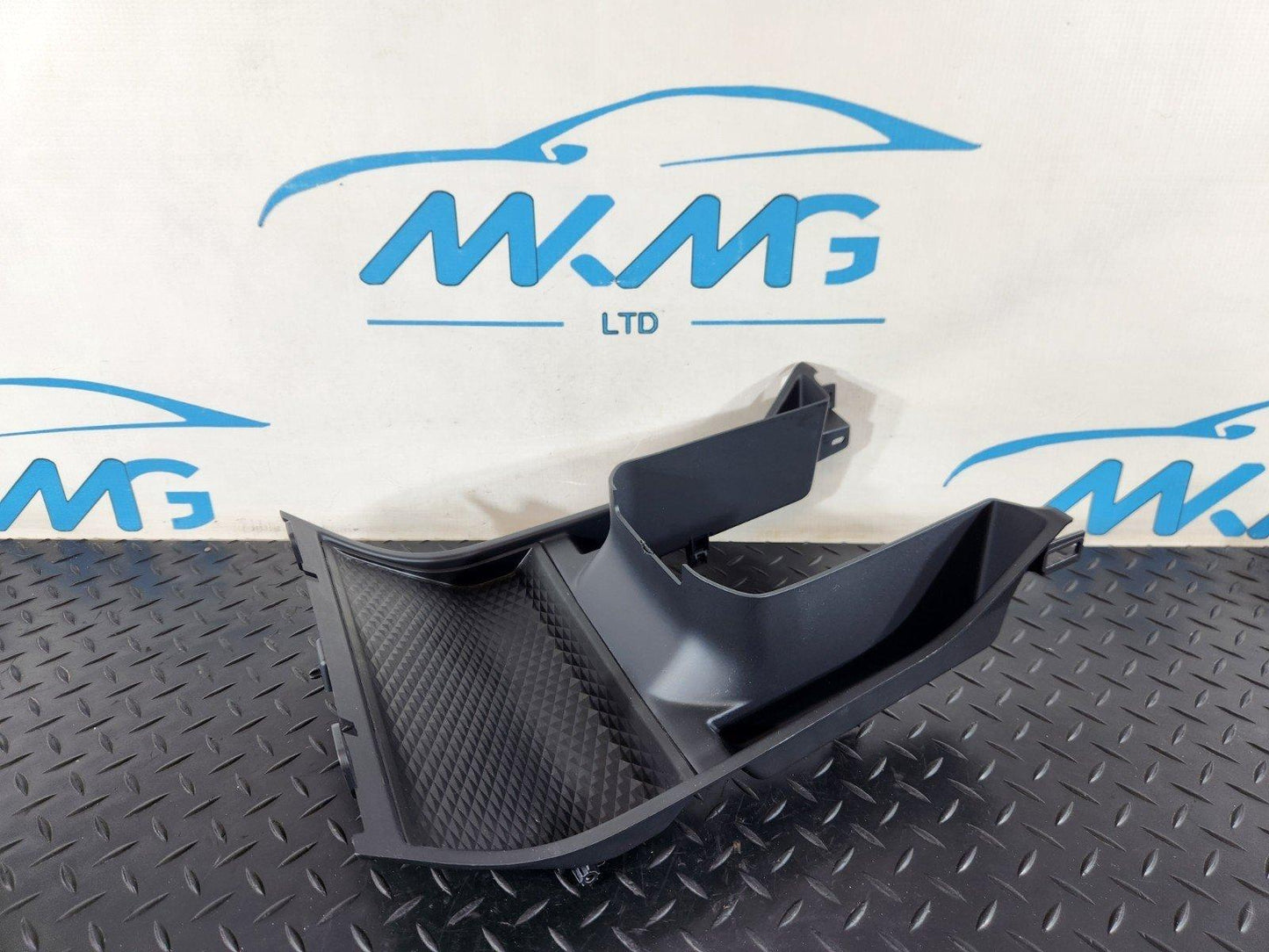 19-ON RANGE ROVER EVOQUE L551 GENUINE CENTRE CONSOLE TRIM K8D2-045C22-A