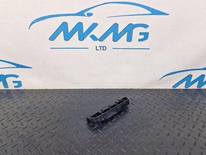 15-18 AUDI A7 4G OEM FRONT RIGHT SIDE SIDESKIRT HOLDER 4G8853922D