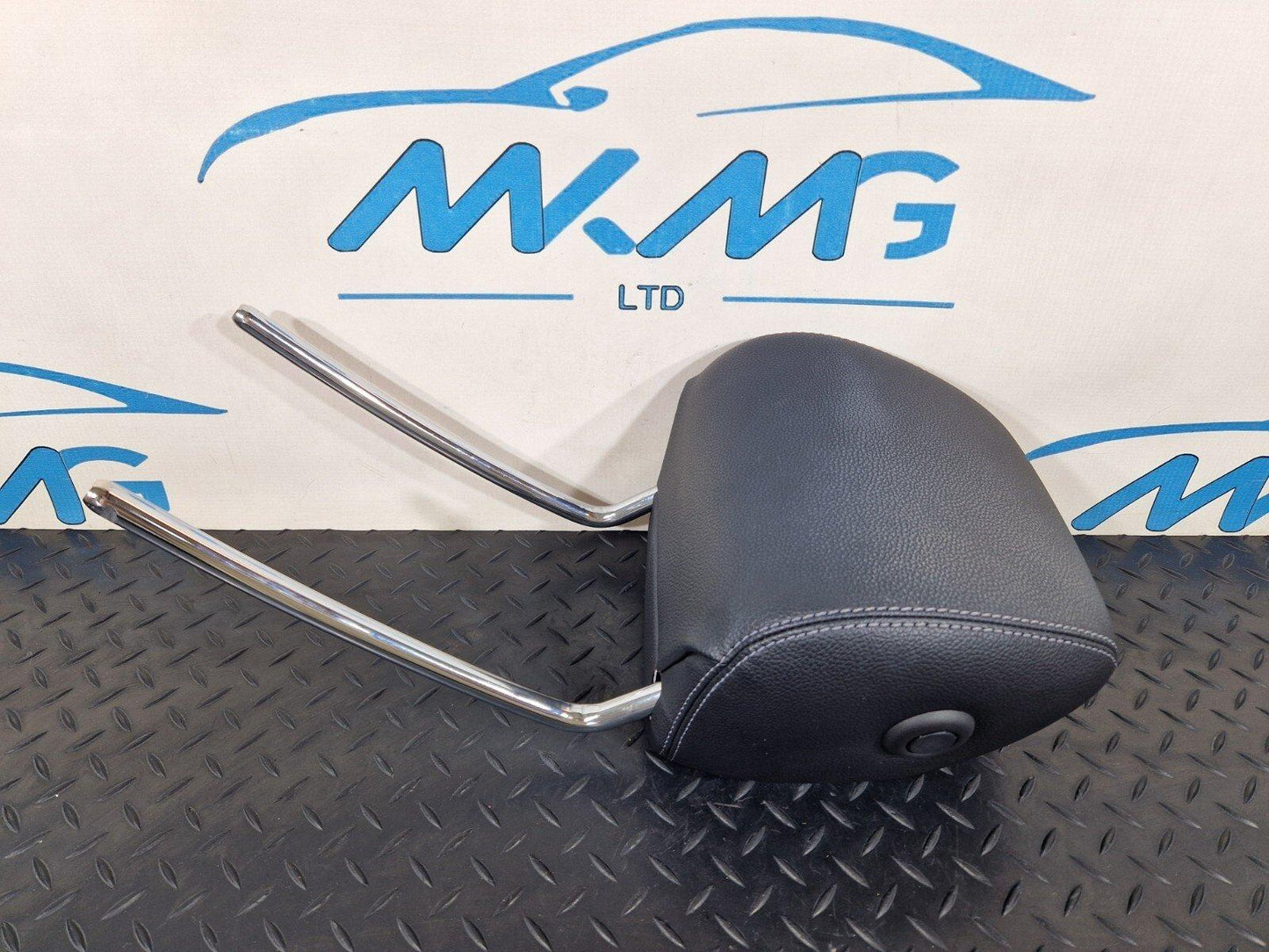 14-20 MERCEDES BENZ GLA200 X156 GENUINE FRONT SEAT HEADREST FITS LEFT & RIGHT