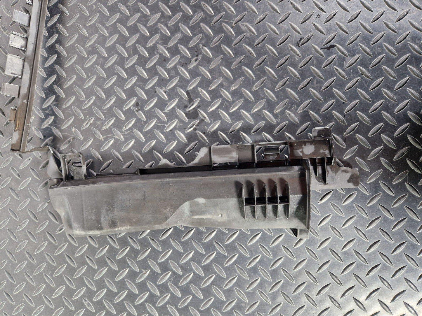 14-21 MERCEDES BENZ C220d W205  RADIATOR AIR GUIDE DUCT A2055050130
