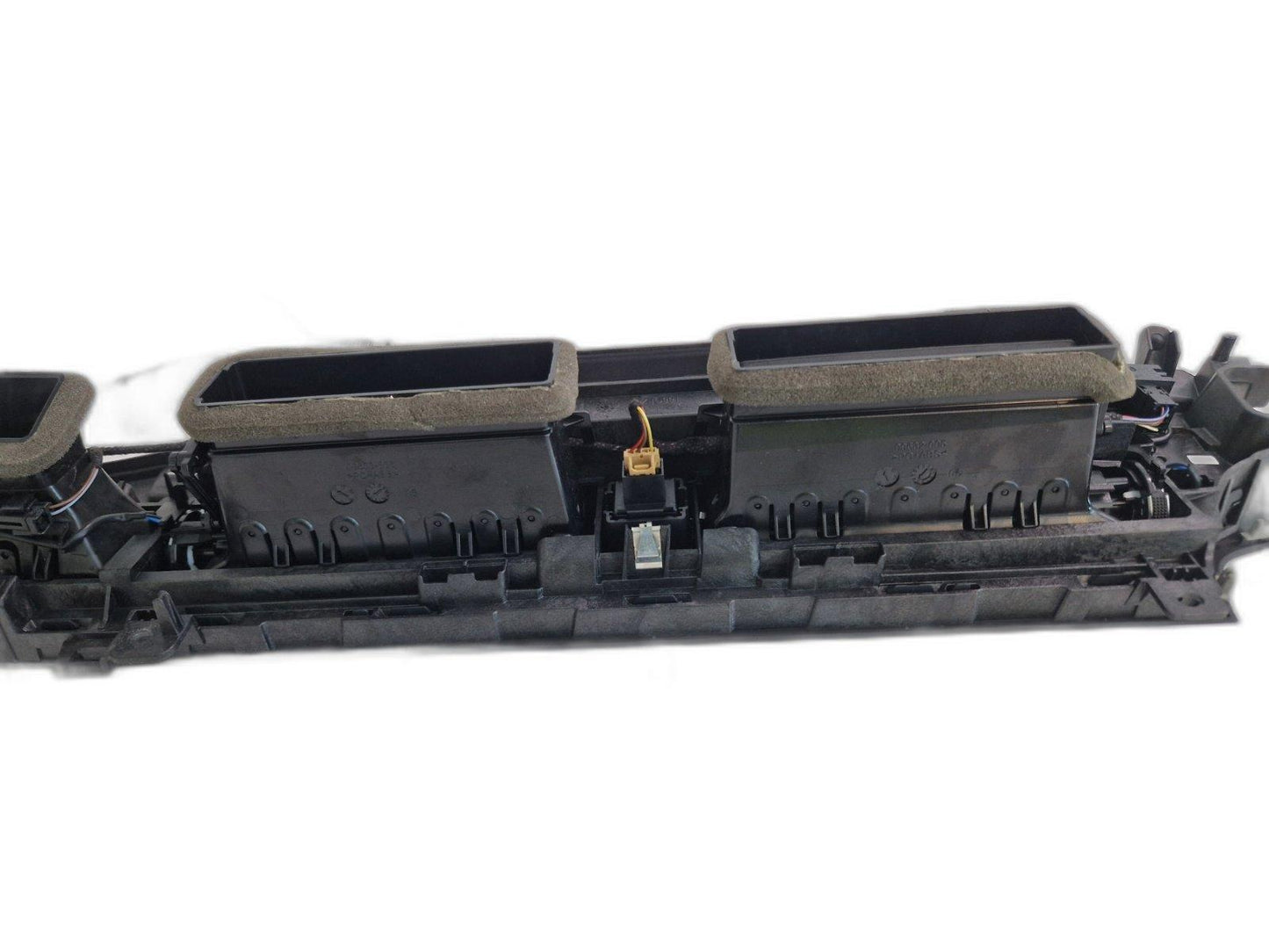 16-19 AUDI A4 B9 CENTRE AIR VENT HAZARD BUTTON 8W2820902