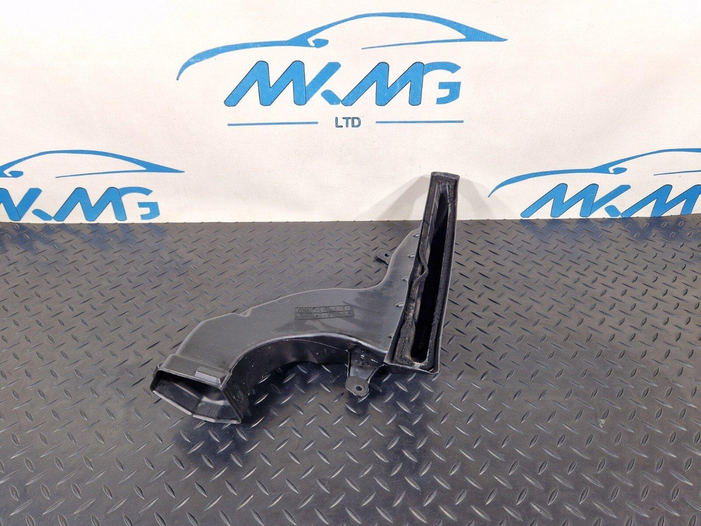 18-ON MERCEDES BENZ SPRINTER  W907 DASHBOARD AIR DUCT A9078304701