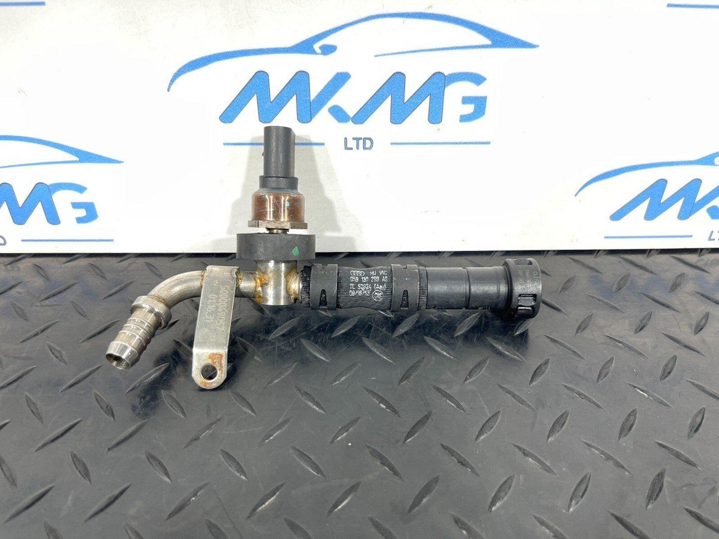 16-19 AUDI A4 B9 FUEL PRESSURE SENSOR & PIPE 059130299AS