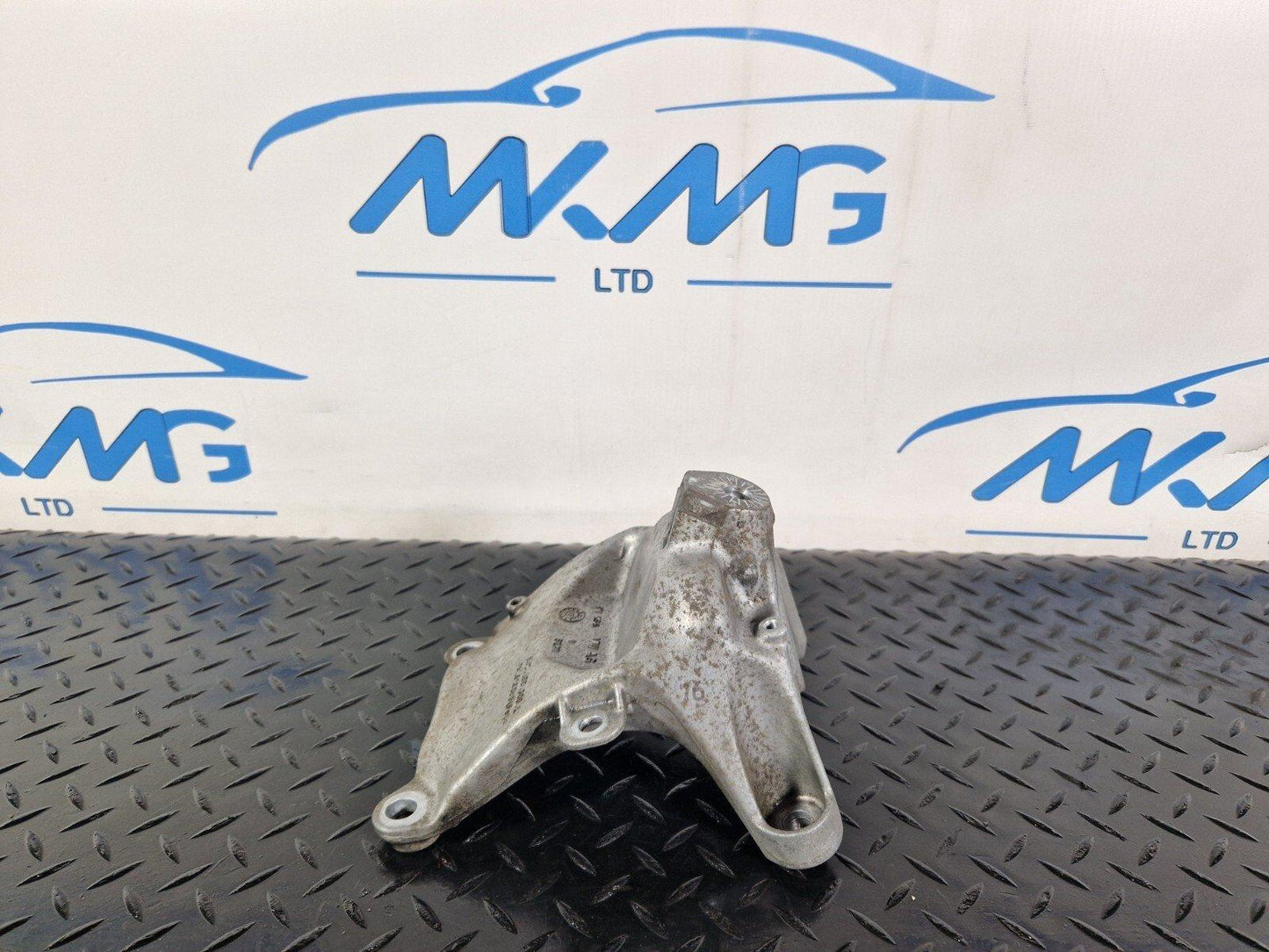 16-23 AUDI A5 F5 SPORTBACK S-LINE RIGHT SIDE ENGINE BRACKET MOUNT 8W0199308L